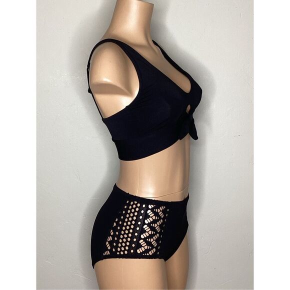 New. Robin Piccone black lace bikini. Retails $189 - Picture 3 of 8